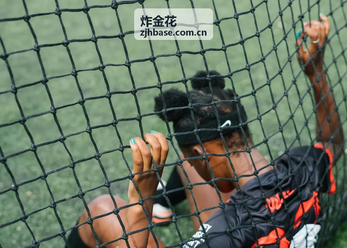炸金花好友相处与适度娱乐
